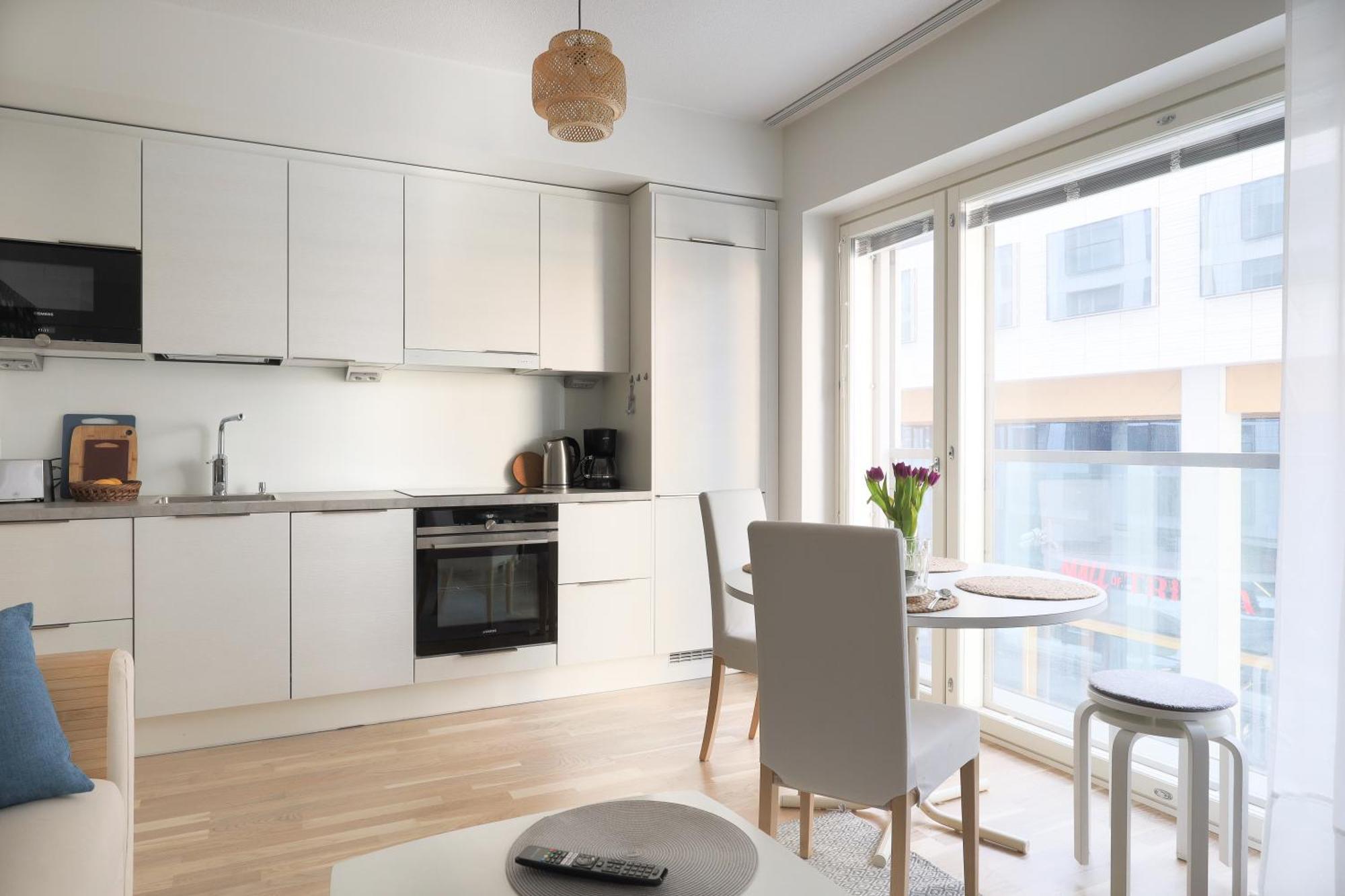 Fredika, Modern 1br,tripla Pasila Prime Location, Parking, Train Station Near *
